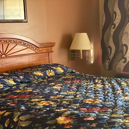 Payless Inn Kingfisher Экстерьер фото